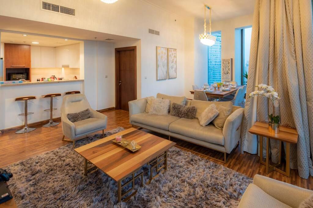 Apartamento First Class 2Br With Full Burj Khalifa And Fountain View Dubái Exterior foto
