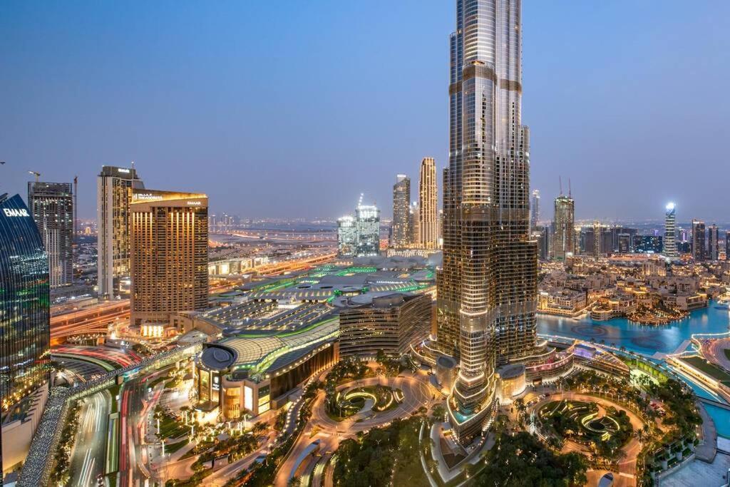 Apartamento First Class 2Br With Full Burj Khalifa And Fountain View Dubái Exterior foto