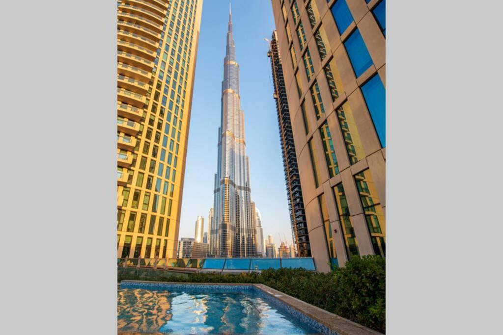 Apartamento First Class 2Br With Full Burj Khalifa And Fountain View Dubái Exterior foto