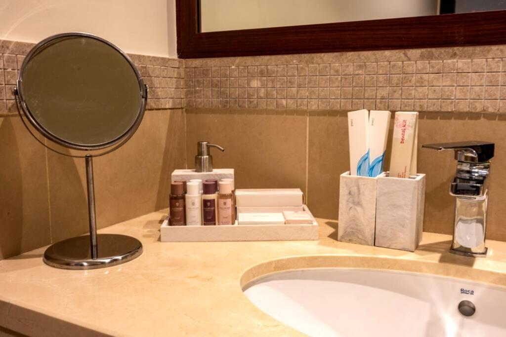 Apartamento First Class 2Br With Full Burj Khalifa And Fountain View Dubái Exterior foto