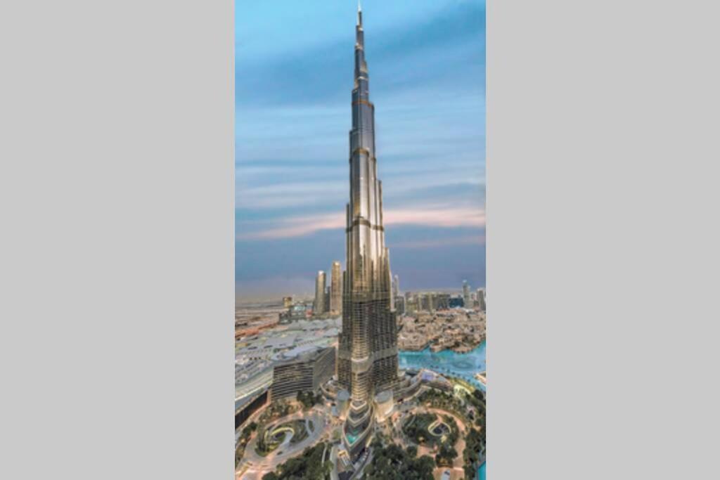 Apartamento First Class 2Br With Full Burj Khalifa And Fountain View Dubái Exterior foto
