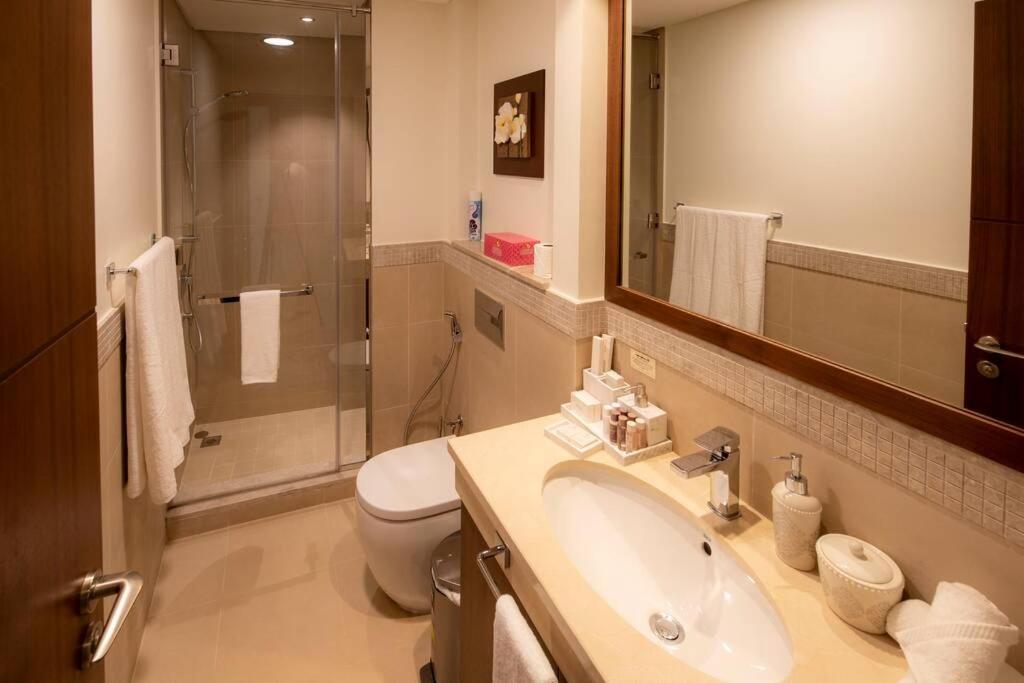 Apartamento First Class 2Br With Full Burj Khalifa And Fountain View Dubái Exterior foto